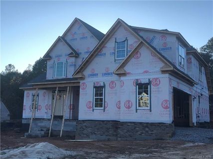 688 Kapstone Crossing 24 sold home in Kapstone, Lexington, NC