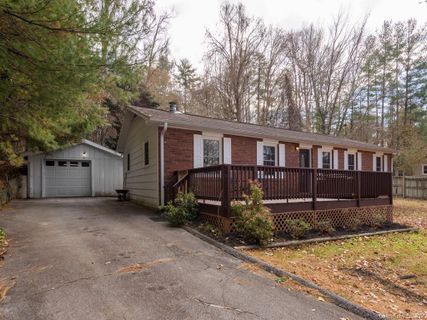 1733 S Lakeside Drive