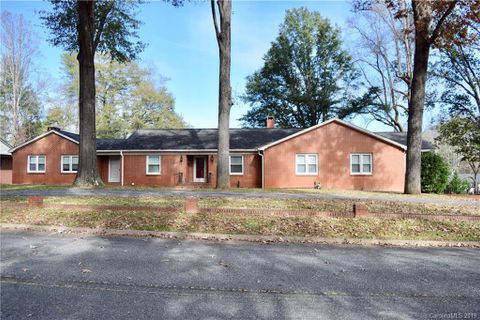 508 Riverside Drive