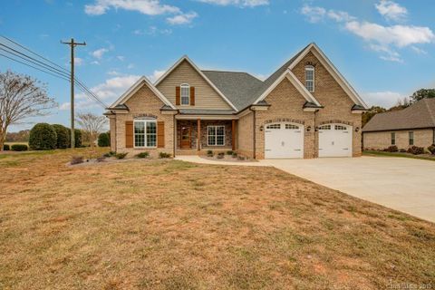 109 Kapstone Crossing 91 sold home in Kapstone, Lexington, NC