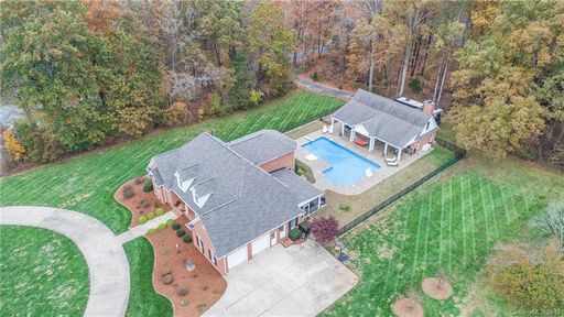 209 Forest Glen Drive
