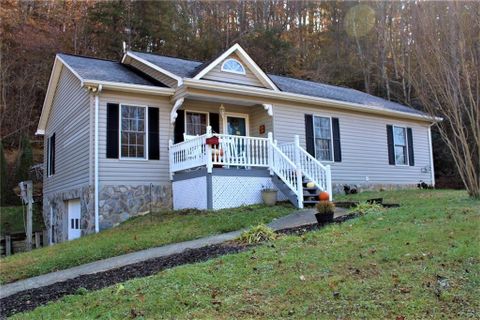 2478 Indian Grave Road sold home in Indian Hills, Lenoir, NC