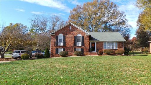 2055 Elizabeth Avenue sold home in Olde Well South, Hickory, NC