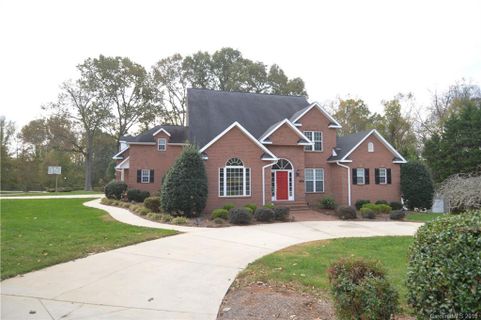 2308 James Way