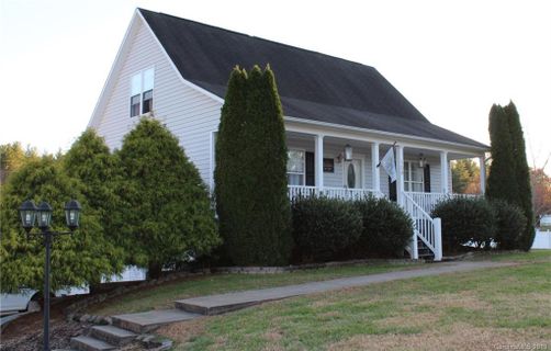 108 River Glen Drive sold home in River Glen, Morganton, NC