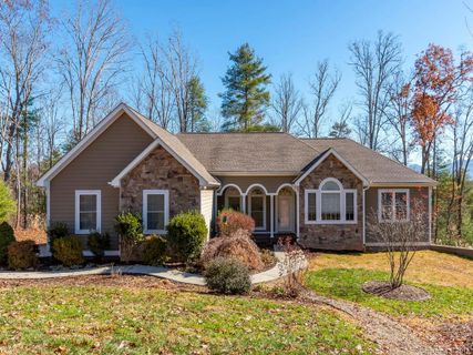 735 Settlers Trail
