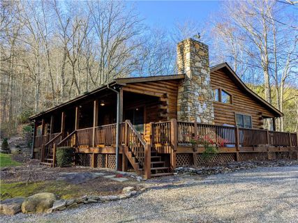 334 Whispering Pine Lane sold home in Chestnut Hill Estates, Burnsville, NC