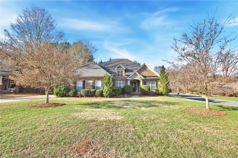 1005 Ivy Pond Lane