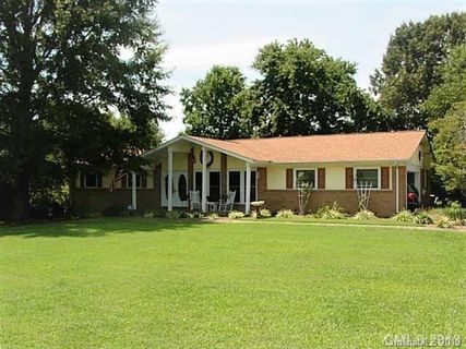 2401 Tanglewood Drive