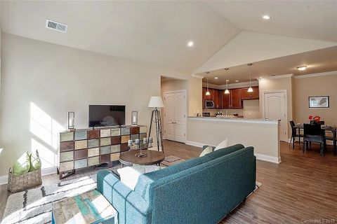 5844 Bradford Lake Lane