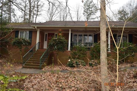796 Courtney Street