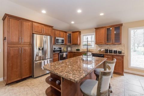 Previously sold for $285,000