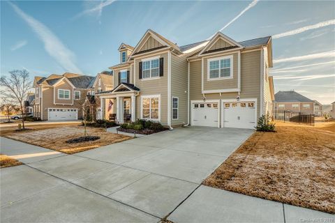 2655 Red Maple Lane