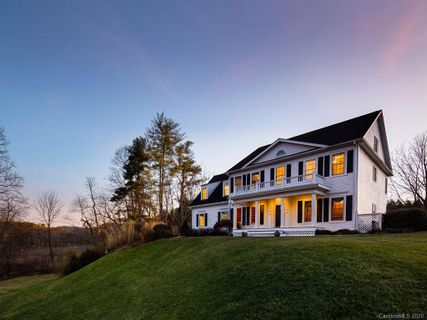 11 White Oak Drive sold home in White Oak Plantation, Fletcher, NC