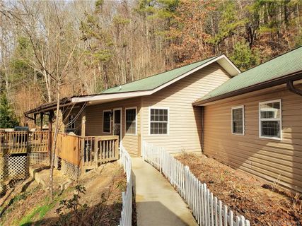 128 Pony Drive