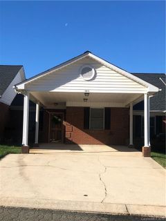 19915 Oak Leaf Circle