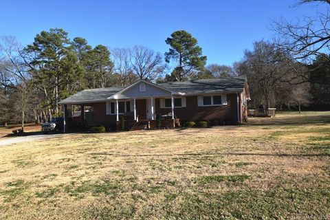 961 Belaire Drive