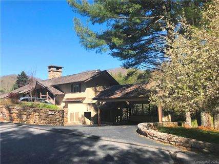194 Fairway Knoll Hound Ears Road #F-3 sold home in Hound Ears, Boone, NC