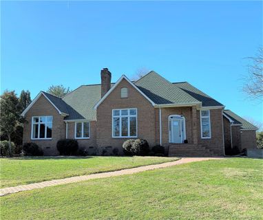 100 Country Creek Drive
