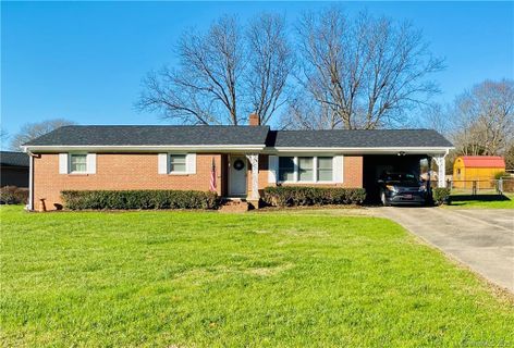 2908 Poplar Circle