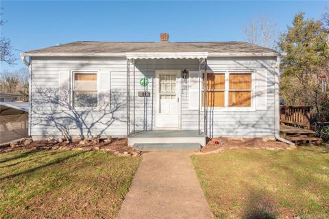 33 Maple Crescent Street