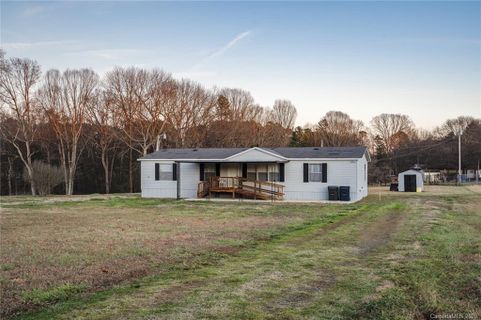 12032 Mcintosh Road sold home in Applewood, Huntersville, NC