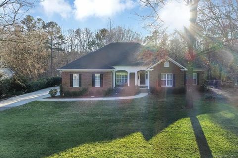 1104 Carole Court sold home in Greylyn, Matthews, NC