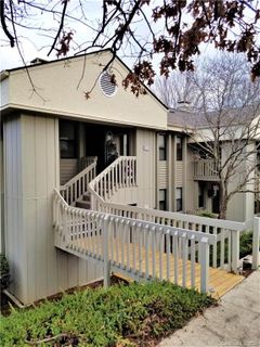 502 Abbey Circle E2