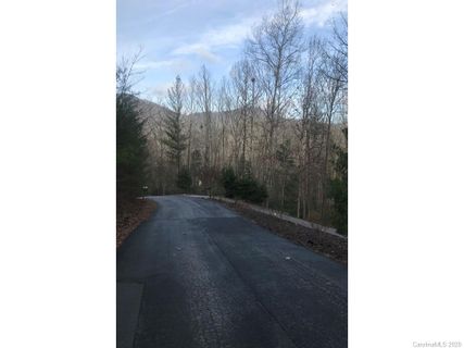 999 Oak Hollow Drive sold home in Oak Hollow, Asheville, NC