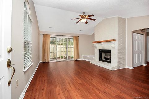 1555 Hunt Club Court