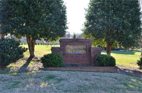 410 Seven Springs Loop