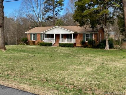 1241 Robinhood Circle