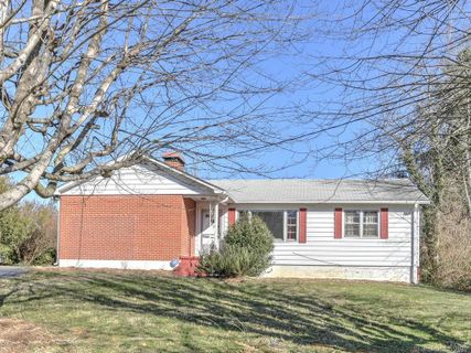 17 N Pershing Road sold home in Parkway Hills, Asheville, NC