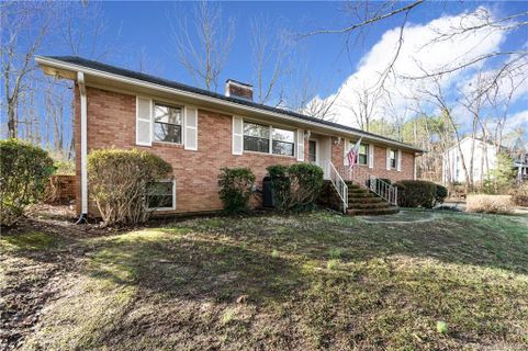 1230 Robinhood Circle