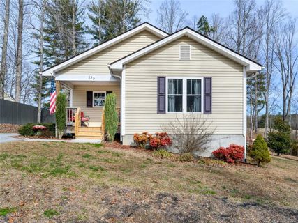 125 Victoria Springs Drive sold home in Three Seeds, Flat Rock, NC