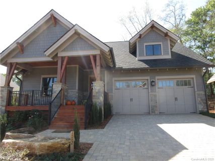 000 Creekside Lane