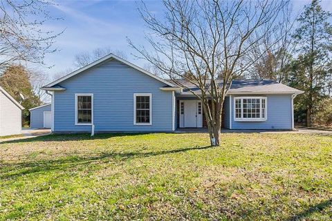 11822 Mirror Lake Drive