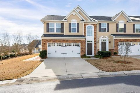 205 Chartwell Lane