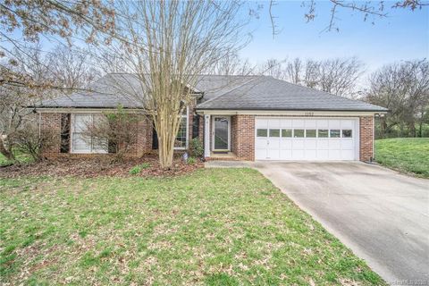 1152 Forrest Ridge Drive