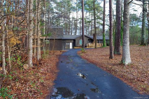 6207 Davis Road