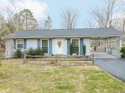 17 Pressley Road sold home in Parkway Hills, Asheville, NC