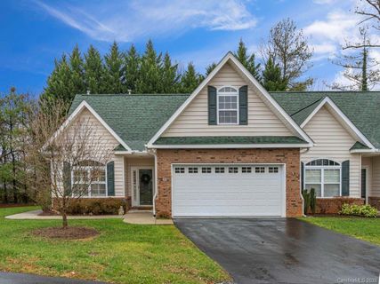 48 Victoria Park Drive sold home in Park Place, Hendersonville, NC
