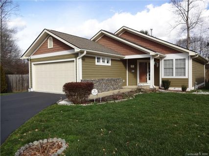 23 E Fairway View Court