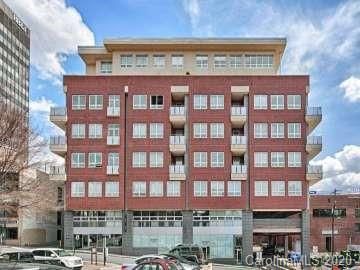 12 S Lexington Avenue 400