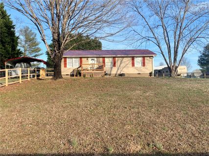 364 Greenlea Circle sold home in Greenlea North, Taylorsville, NC