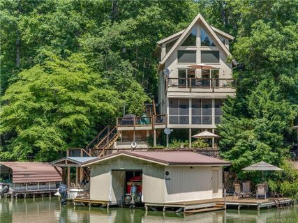 Previously sold for $640,000