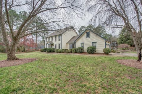 1401 Heatherloch Drive