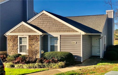 1898 Fairlawn Court