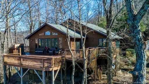 131 Crystal Falls Drive sold home in Crystal Falls, Fairview, NC