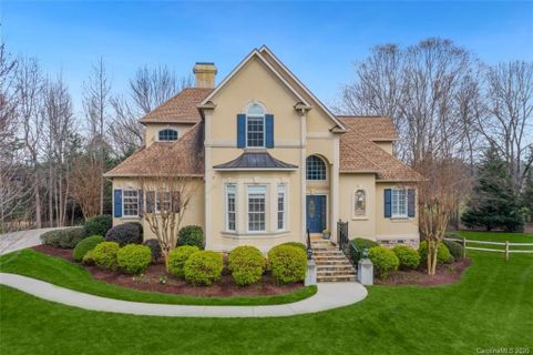 143 Vista Bluff Lane sold home in Vista Bluff, Mooresville, NC